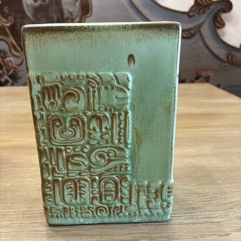 VTG Frankoma Pottery Tau Pillow Vase Prairie Green 63Z Aztec Mayan Motif READ